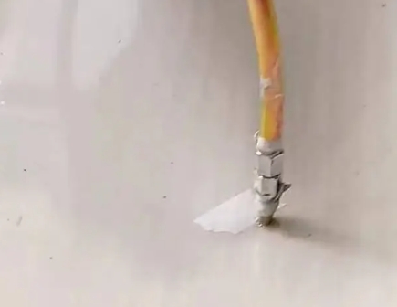 铜山瓷砖空鼓维修公司专业解答在瓷砖铺贴过程中，如果使用的砂料过粗（如全部使用了粗砂），可能会导致以下问题
